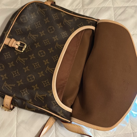 Louis Vuitton Signature Saumur 35 Saddle Shoulder Bag Pristine Crossbody - Picture 4 of 13